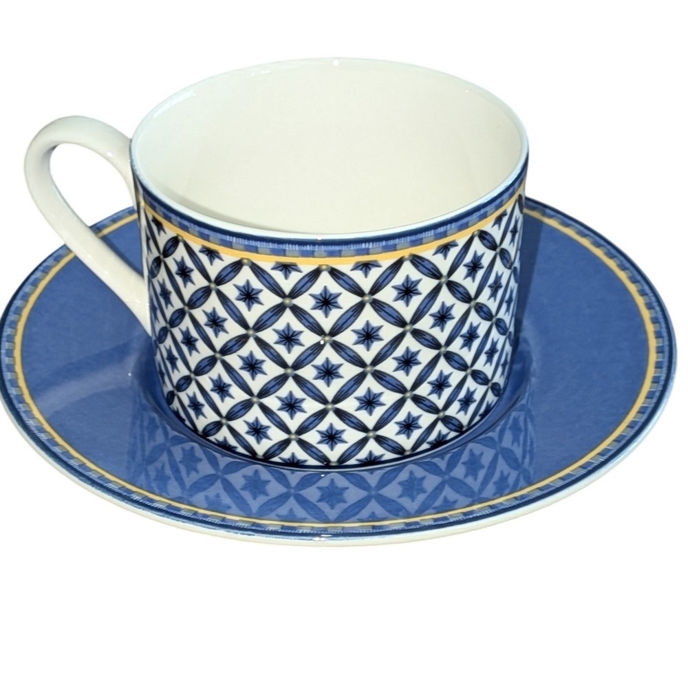 Victoria‎ & Beale Williamsburg 9026 Blue Star Porcelain Cup and Saucer Set